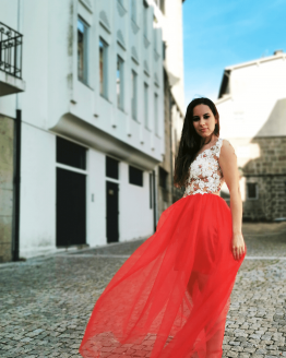 vestido em tule vermelho